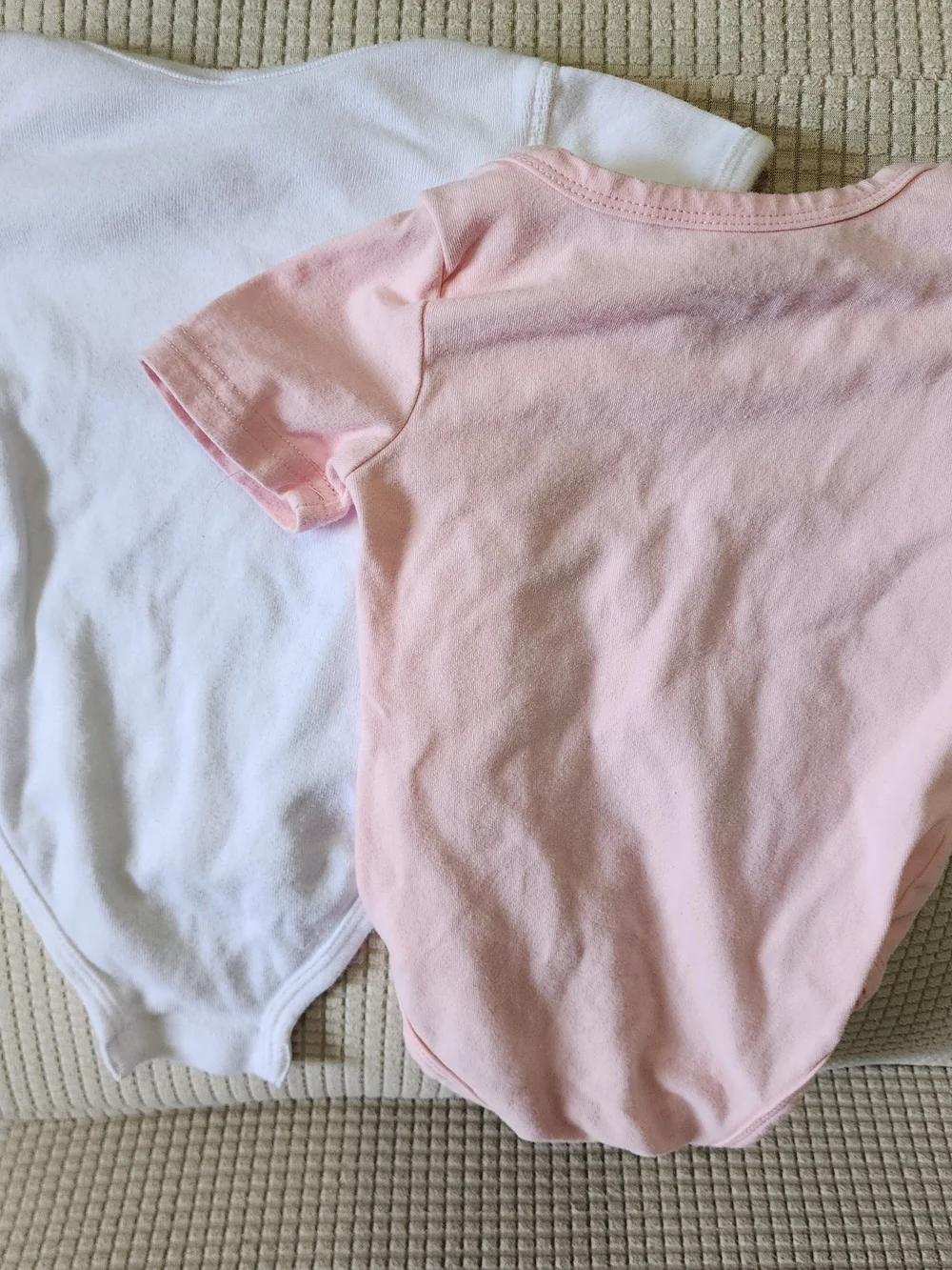 My Siblings Have Paws/Tails Baby Onesies - White & Pink 3M